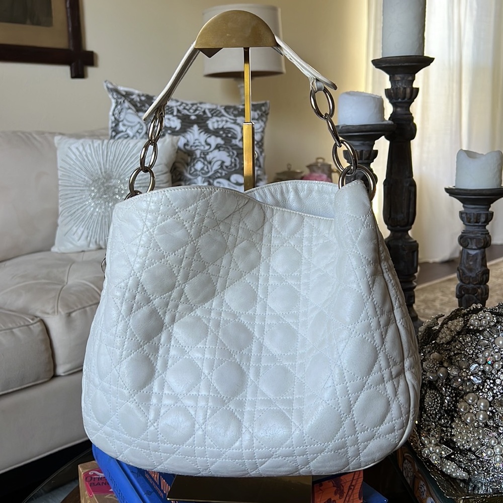 Auth DIOR/ChristianDior Cannage Stitch White Bag